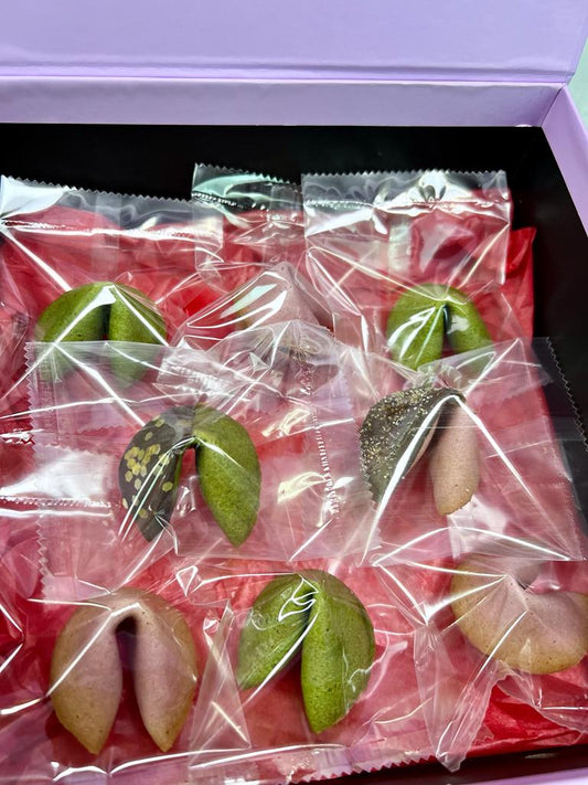 CNY Fortune Cookies (8-
piece Assorted Box)